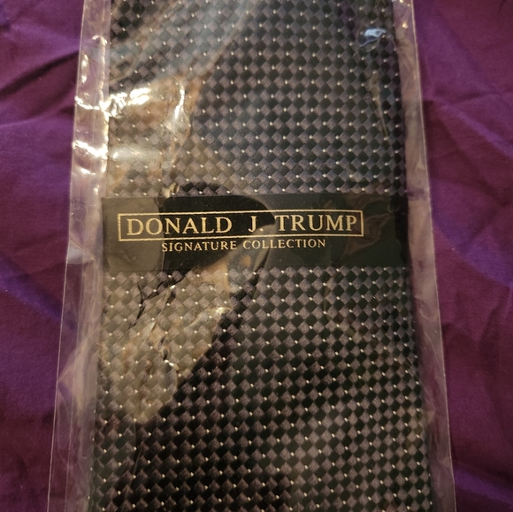 Donald Trump signature tie - Picture 2 of 3